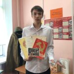 Мальчик в музее