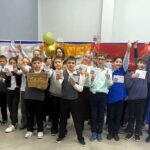 Дети со свечами