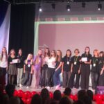 Дети на сцене