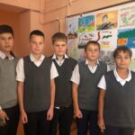 Дети с рисунками